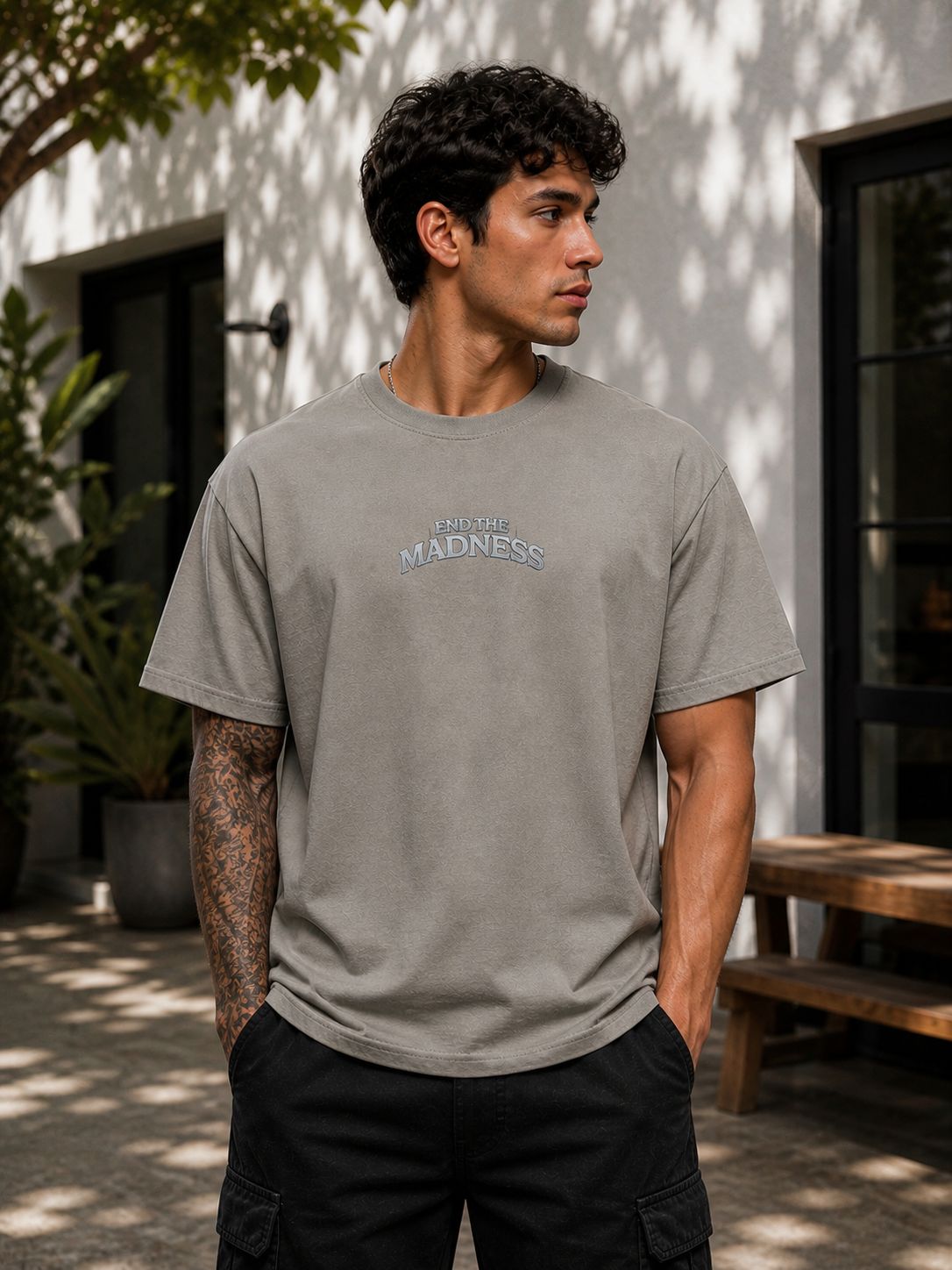 Remera Madness gris manteca
